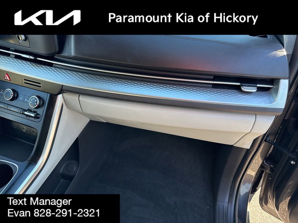 Used 2023 Kia Carnival LX image 36