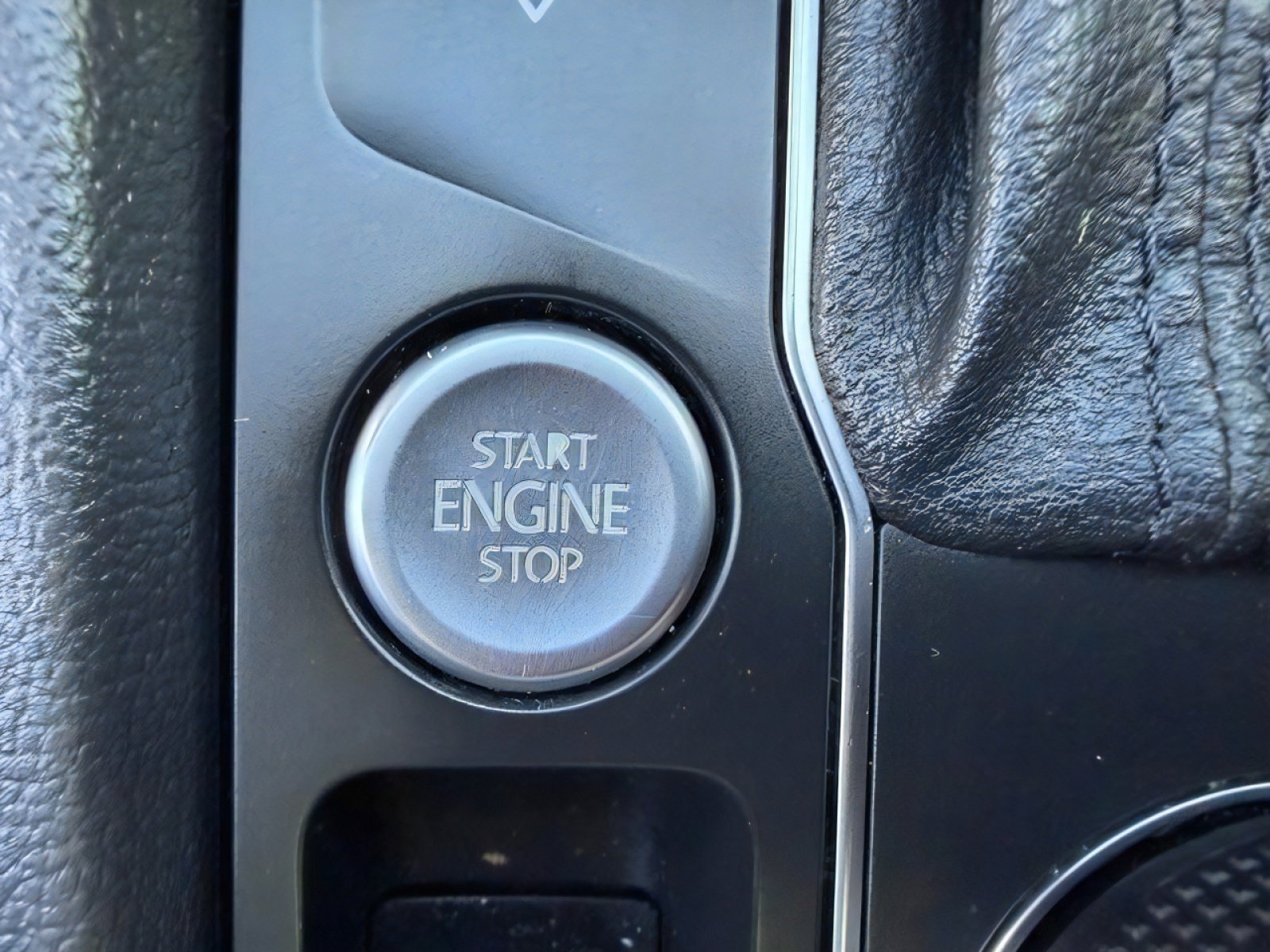 Used 2018 Volkswagen Atlas SEL Premium AWD/4WD image 28