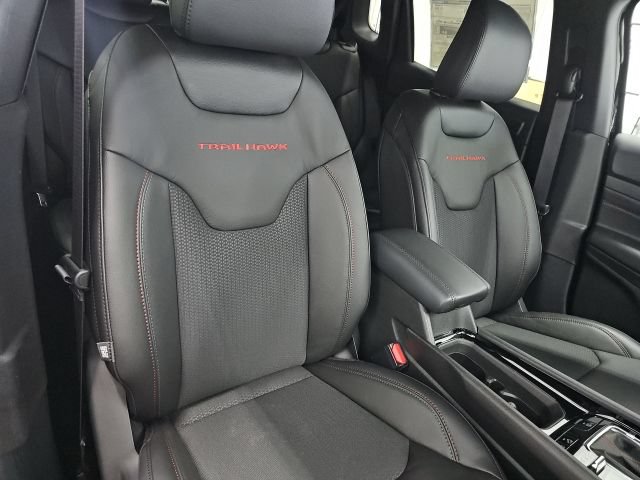 New 2026 Jeep Compass Trailhawk w/ Sun, Sound & Navigation Group AWD/4WD image 13