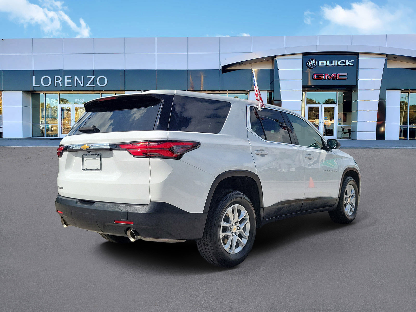 Used 2023 Chevrolet Traverse LS FWD image 5