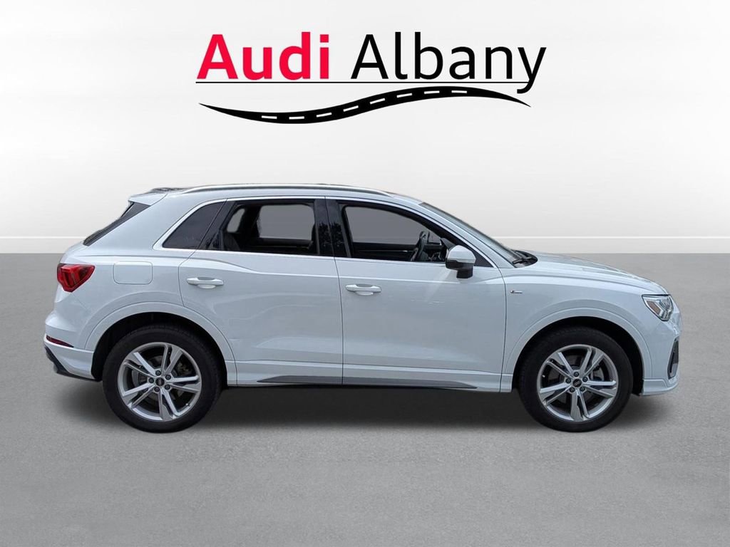 Used 2023 Audi Q3 2.0T Premium Plus w/ Premium Plus Package AWD/4WD image 3