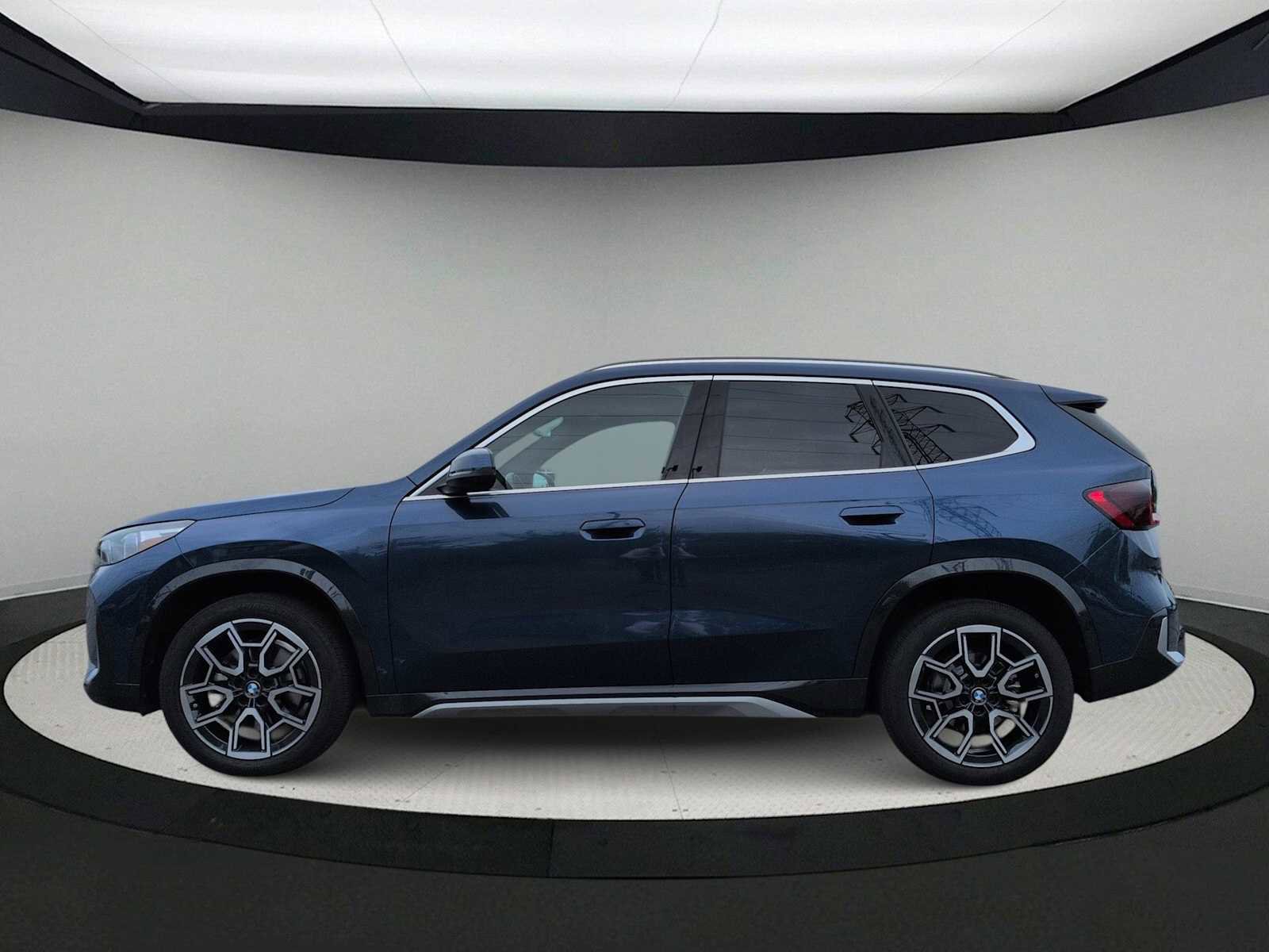 Used 2025 BMW X1 xDrive28i w/ Technology Package AWD/4WD image 5