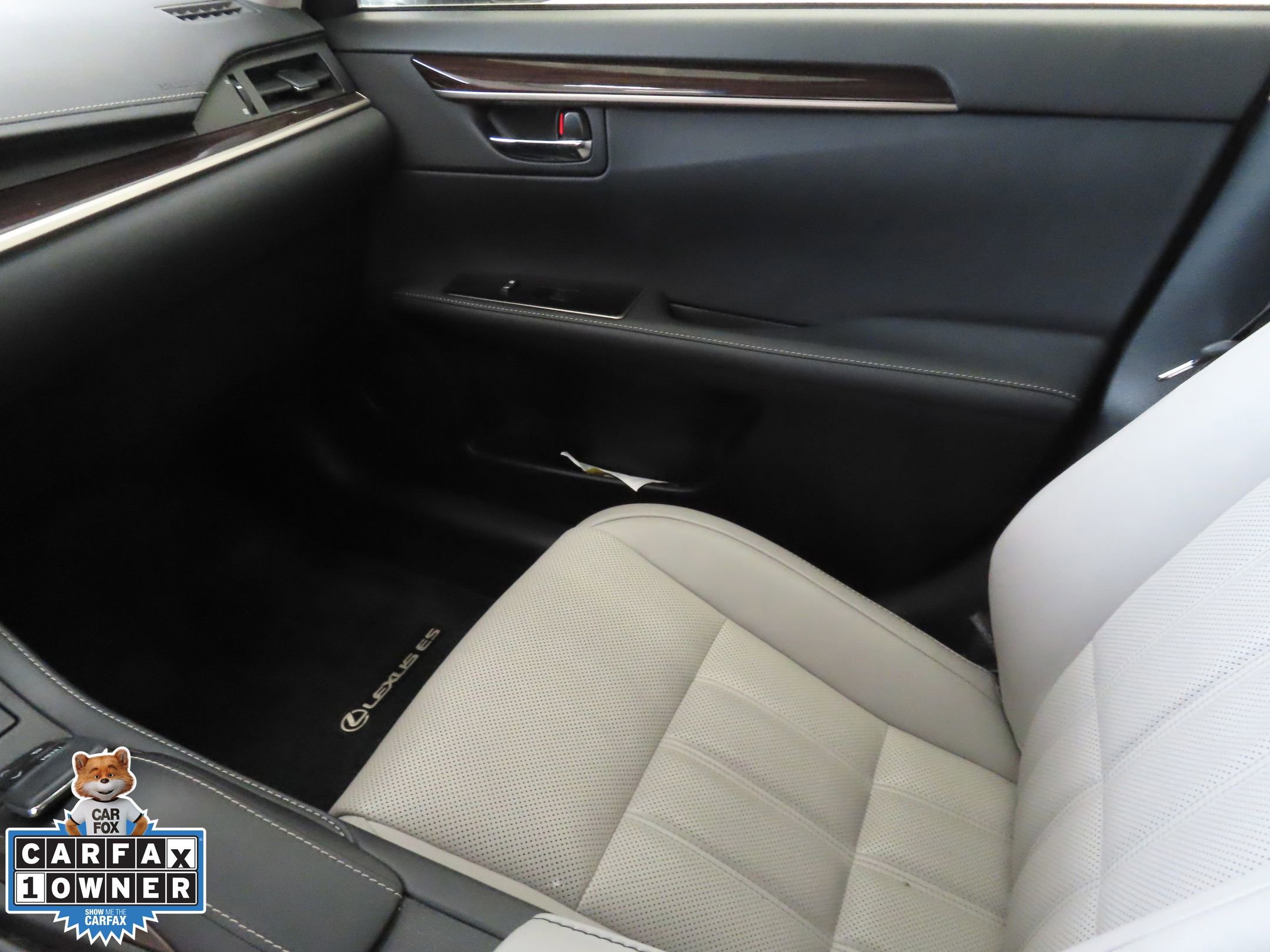 Used 2018 Lexus ES 300h w/ Luxury Package FWD image 22