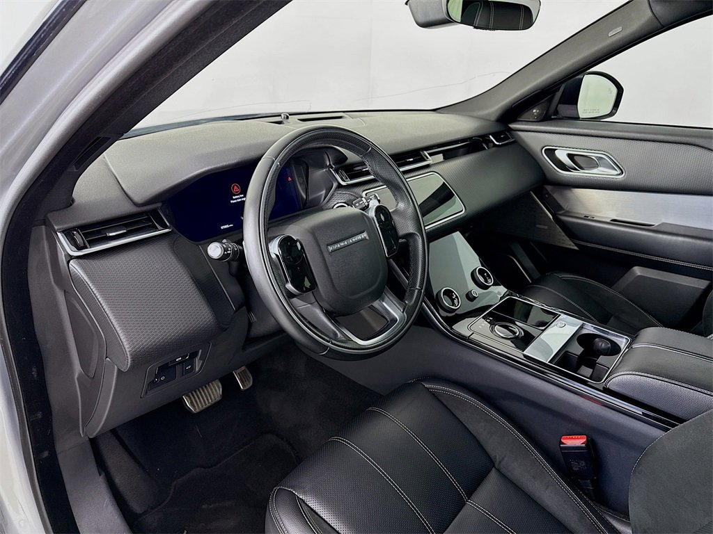 Used 2018 Land Rover Range Rover Velar R-Dynamic SE image 4