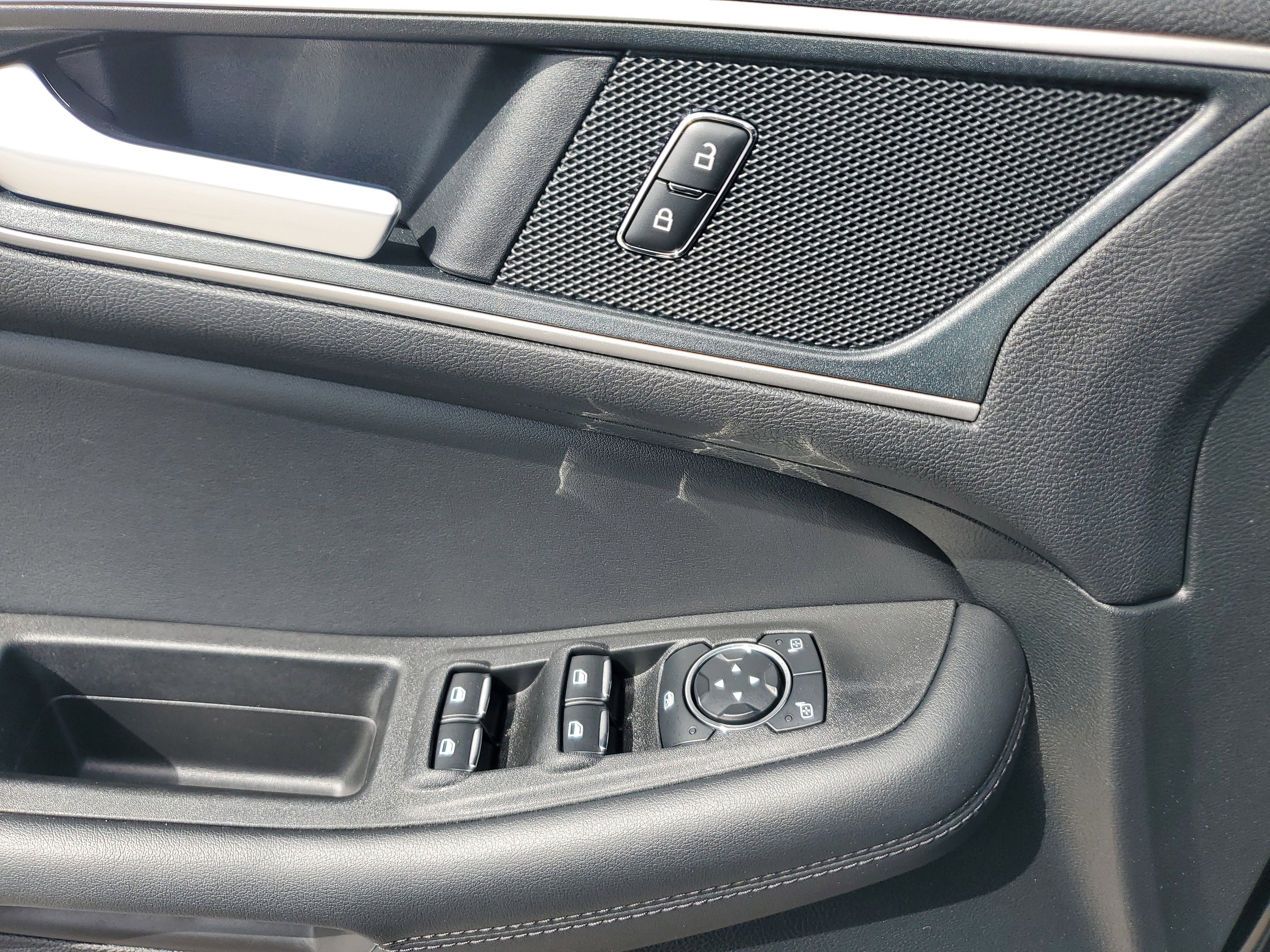 Used 2024 Ford Edge SEL w/ Convenience Package image 28