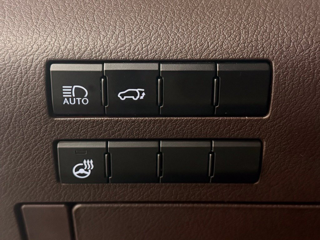 Used 2020 Lexus RX 350L Premium w/ Premium Package AWD/4WD image 14