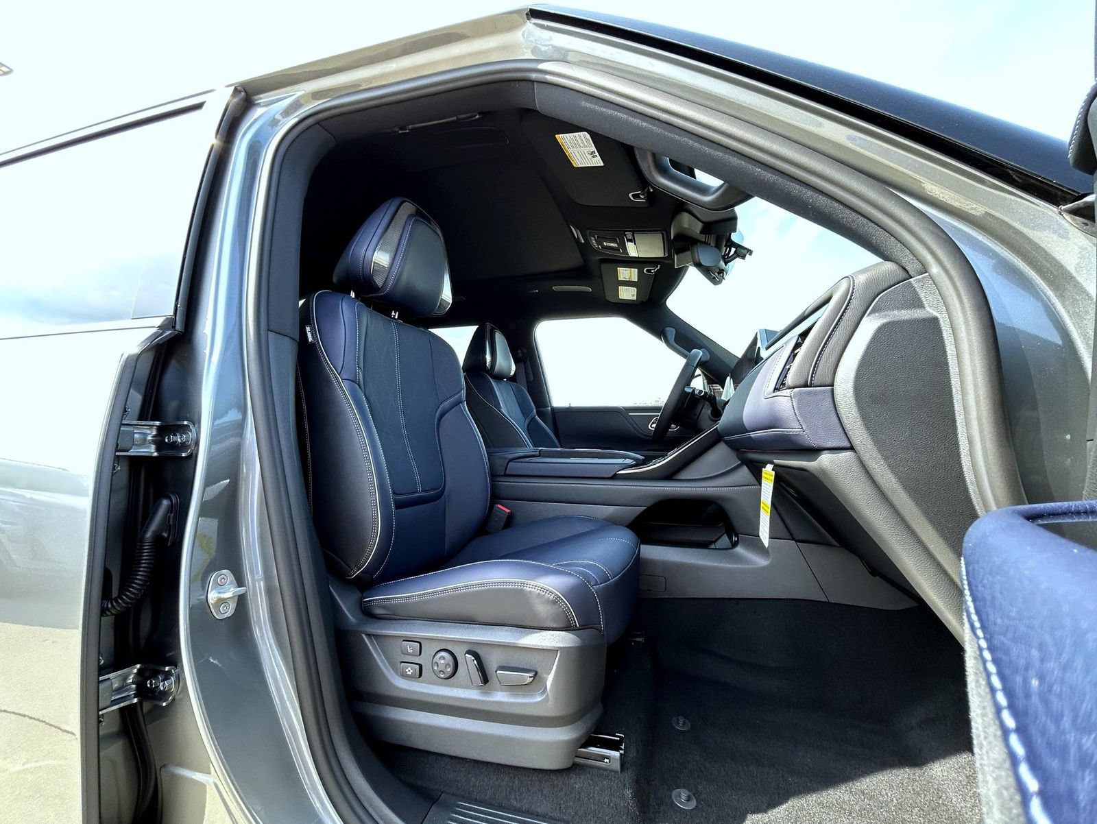 New 2027 INFINITI QX80 Sensory w/ Sport Exterior Package AWD/4WD image 15