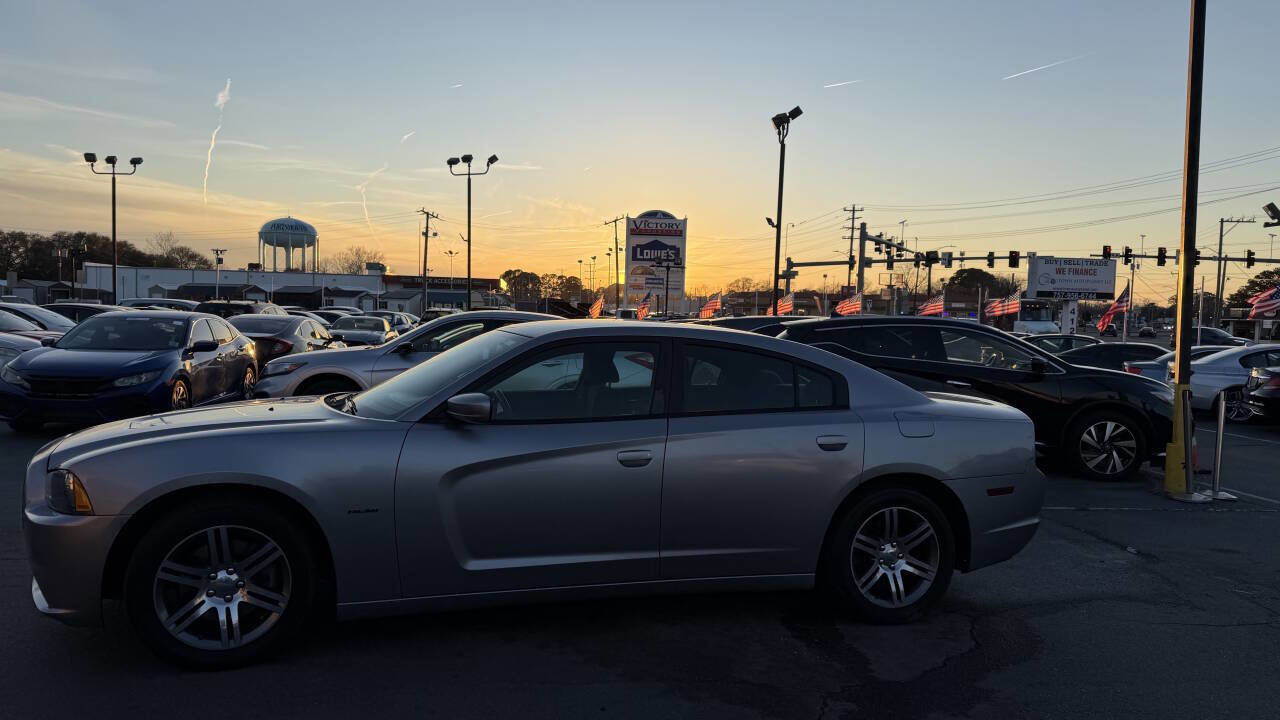 Used 2014 Dodge Charger R/T image 3