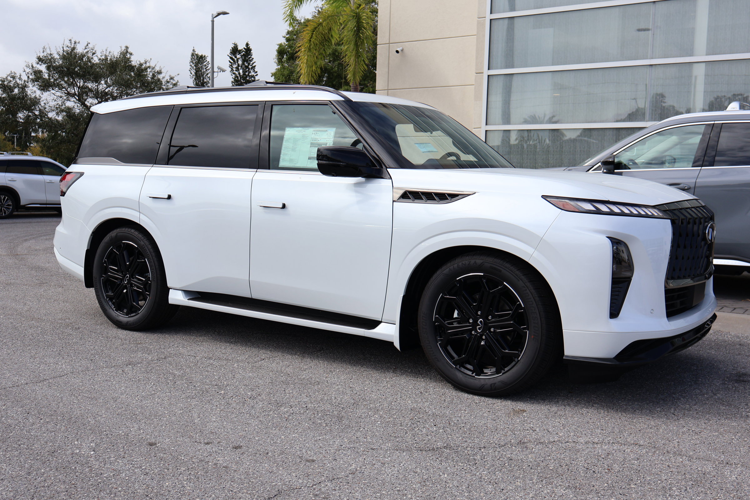 New 2026 INFINITI QX80 4WD image 8