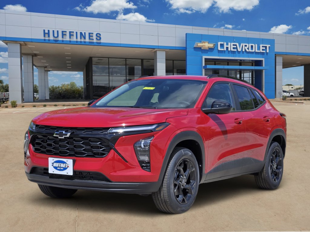 New 2026 Chevrolet Trax LT w/ Driver Confidence Package FWD image 2