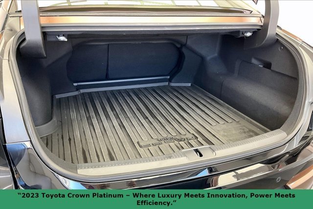 Used 2023 Toyota Crown Platinum image 28