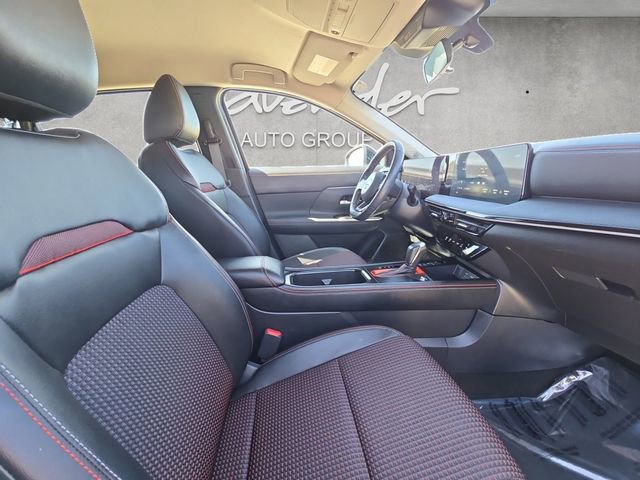 Certified 2025 Nissan Kicks SR w/ Illumination Package image 24