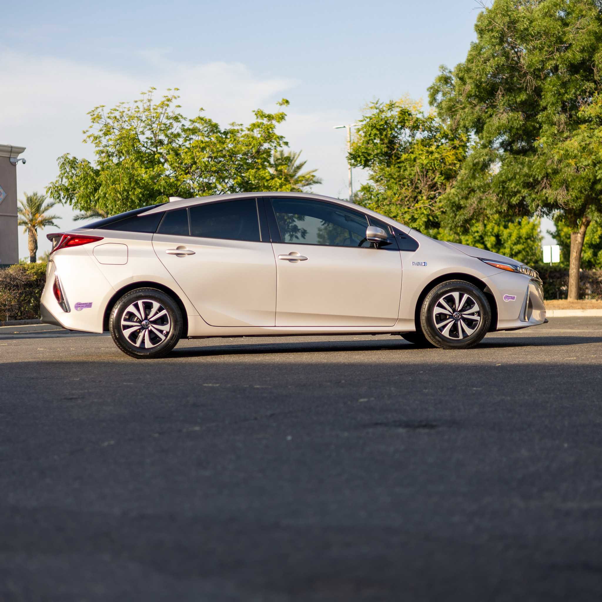 Used 2019 Toyota Prius Prime Premium image 8