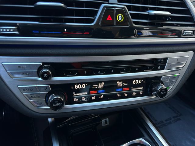 Used 2018 BMW 740e xDrive image 30