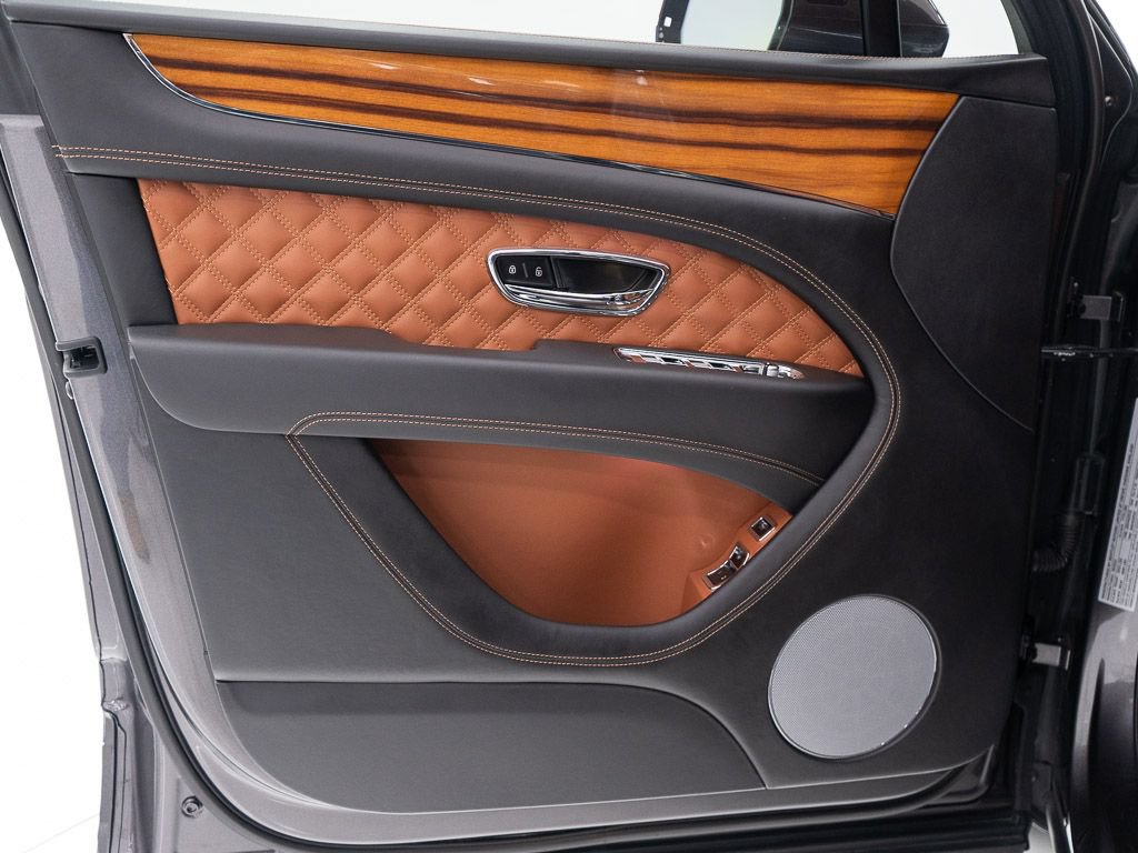 Certified 2022 Bentley Bentayga AWD/4WD image 11