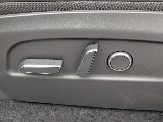 Used 2026 Tesla Model Y 2WD image 17