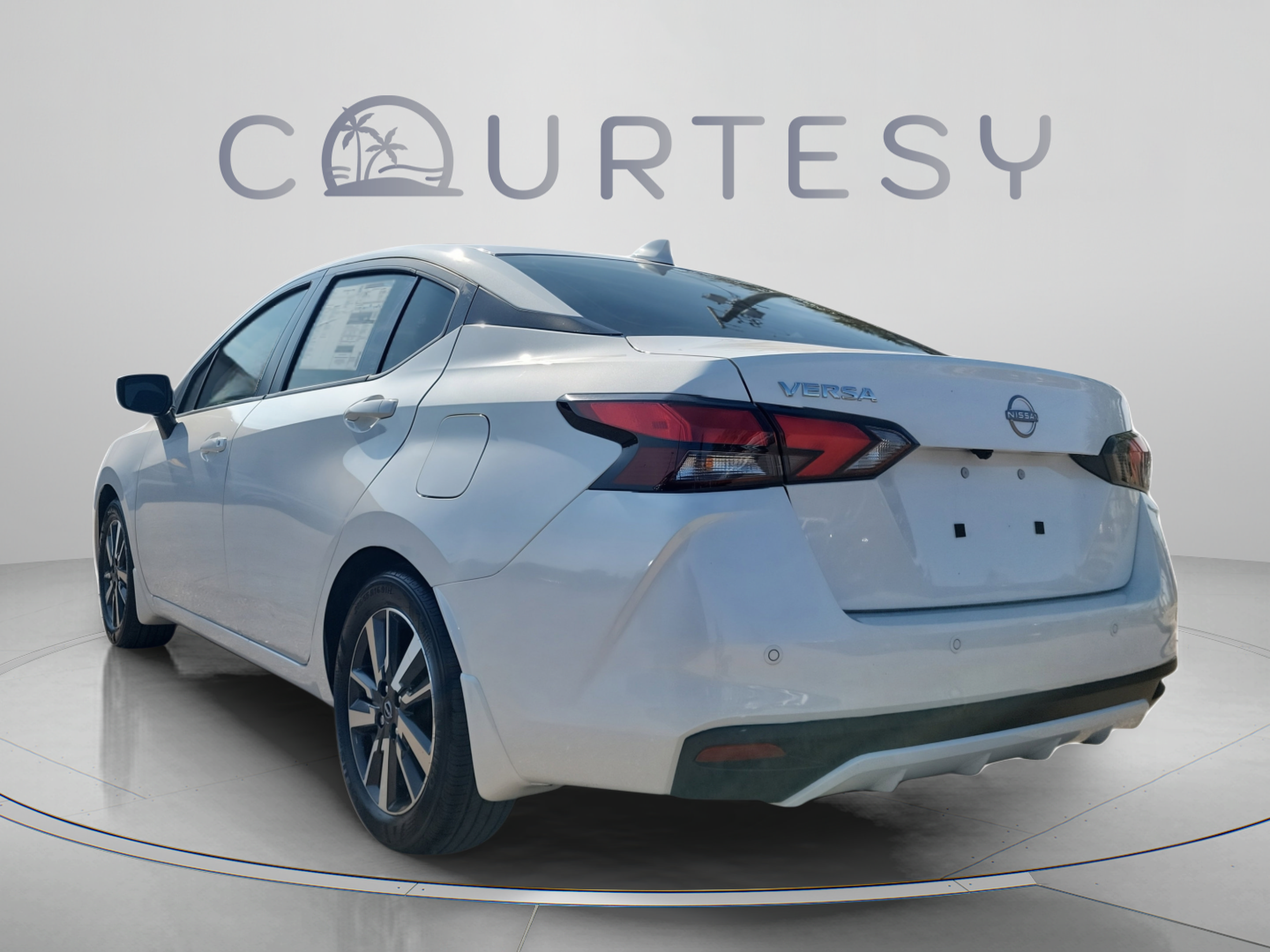 New 2025 Nissan Versa SV w/ Trunk Package FWD image 4
