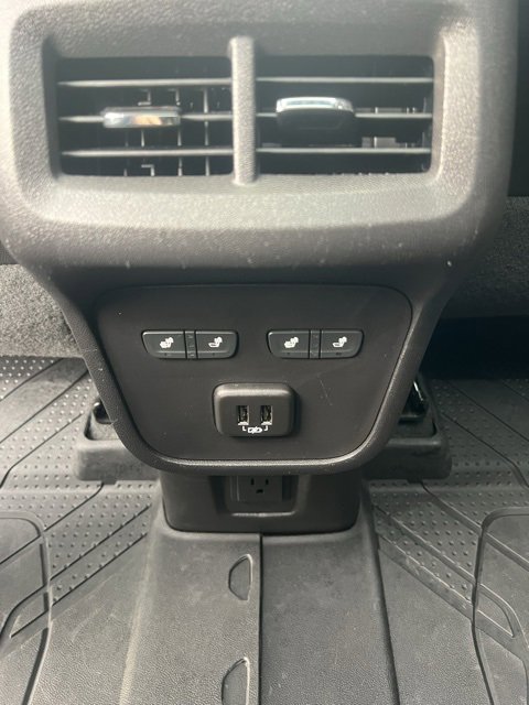 Used 2024 Chevrolet Equinox Premier image 21