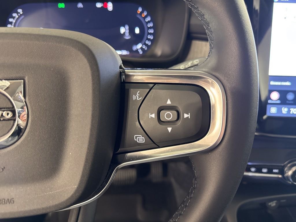 Used 2026 Volvo XC40 B5 Plus w/ Protection Package Premier image 10