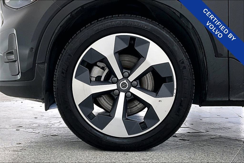 Certified 2025 Volvo XC40 B5 Plus image 12