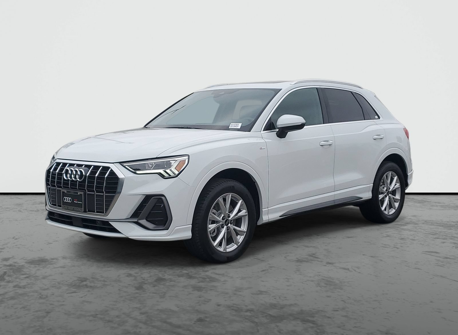 Used 2025 Audi Q3 2.0T Premium w/ Convenience Package AWD/4WD image 2
