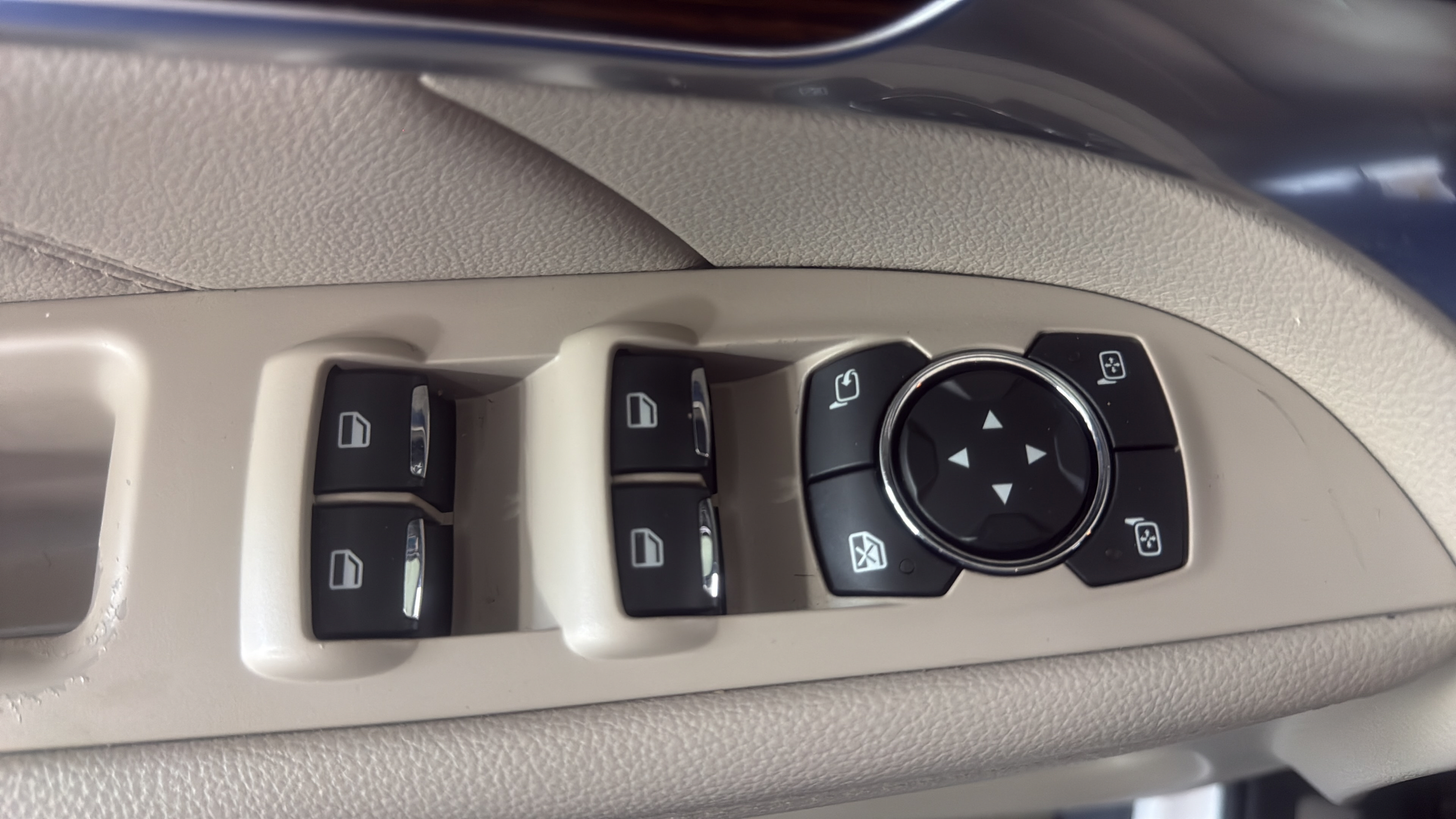 Used 2018 Ford Explorer Limited FWD image 13