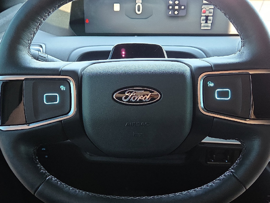 Used 2026 Ford Expedition Platinum w/ Stealth Appearance Package AWD/4WD image 30