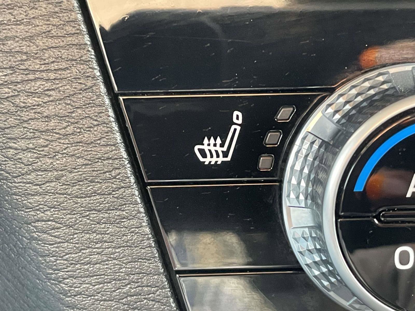 Used 2024 Mitsubishi Outlander SE image 12