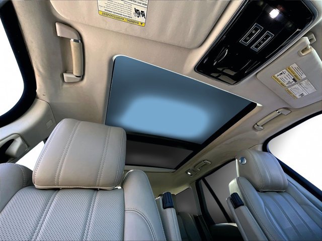 Used 2014 Land Rover Range Rover Supercharged image 17