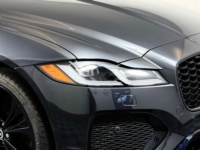 New 2024 Jaguar XF R-Dynamic SE image 15