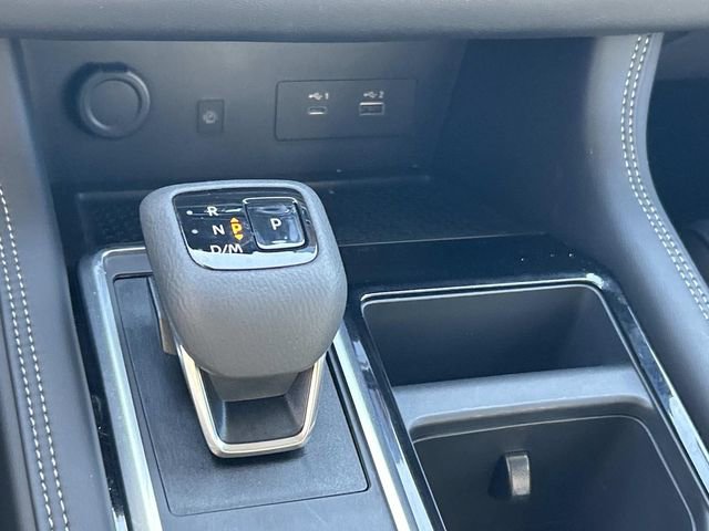 Used 2024 Nissan Pathfinder Platinum image 34