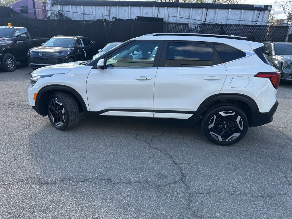 Used 2024 Kia Seltos SX AWD/4WD image 3