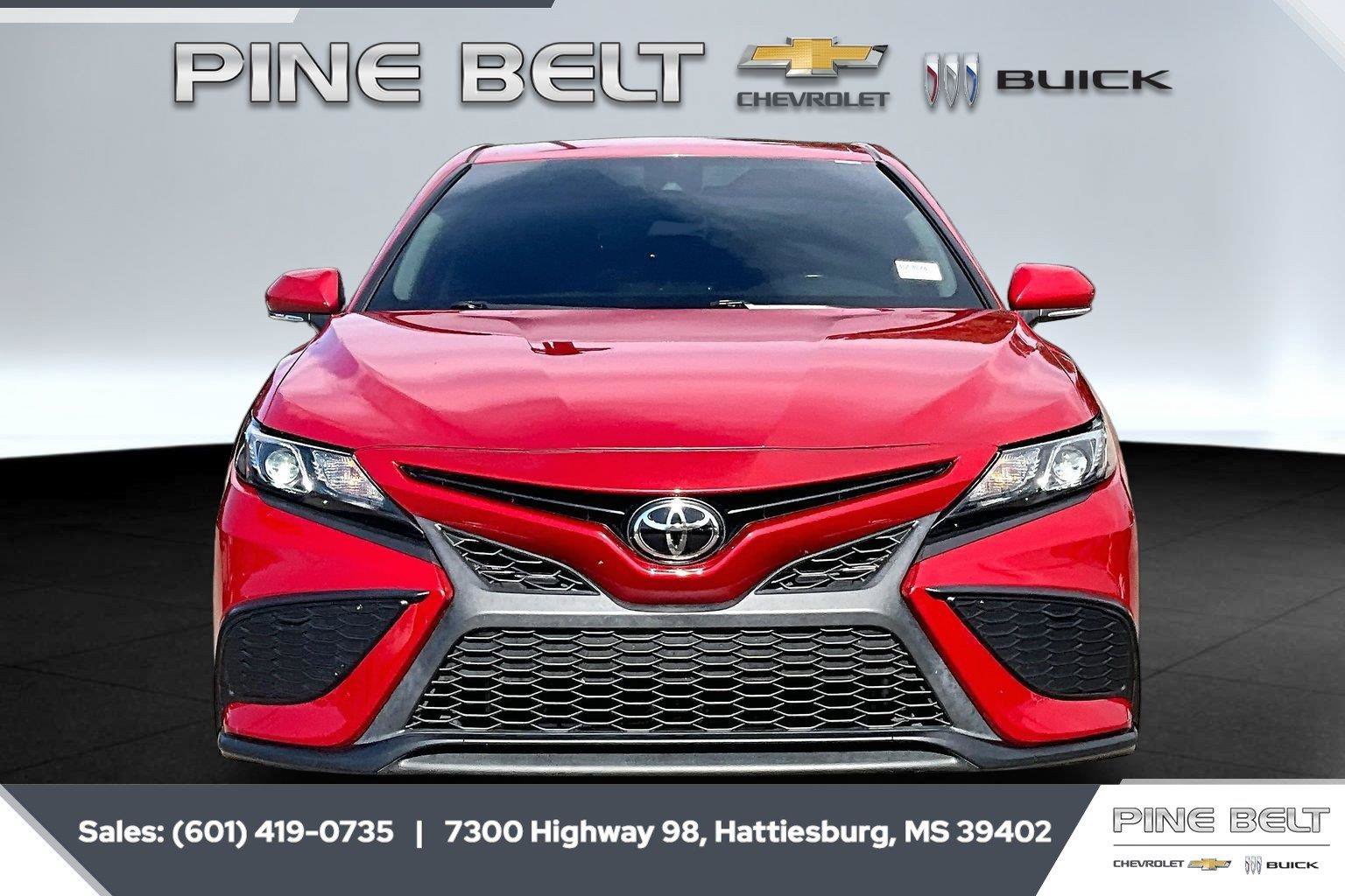 Used 2022 Toyota Camry SE FWD image 3
