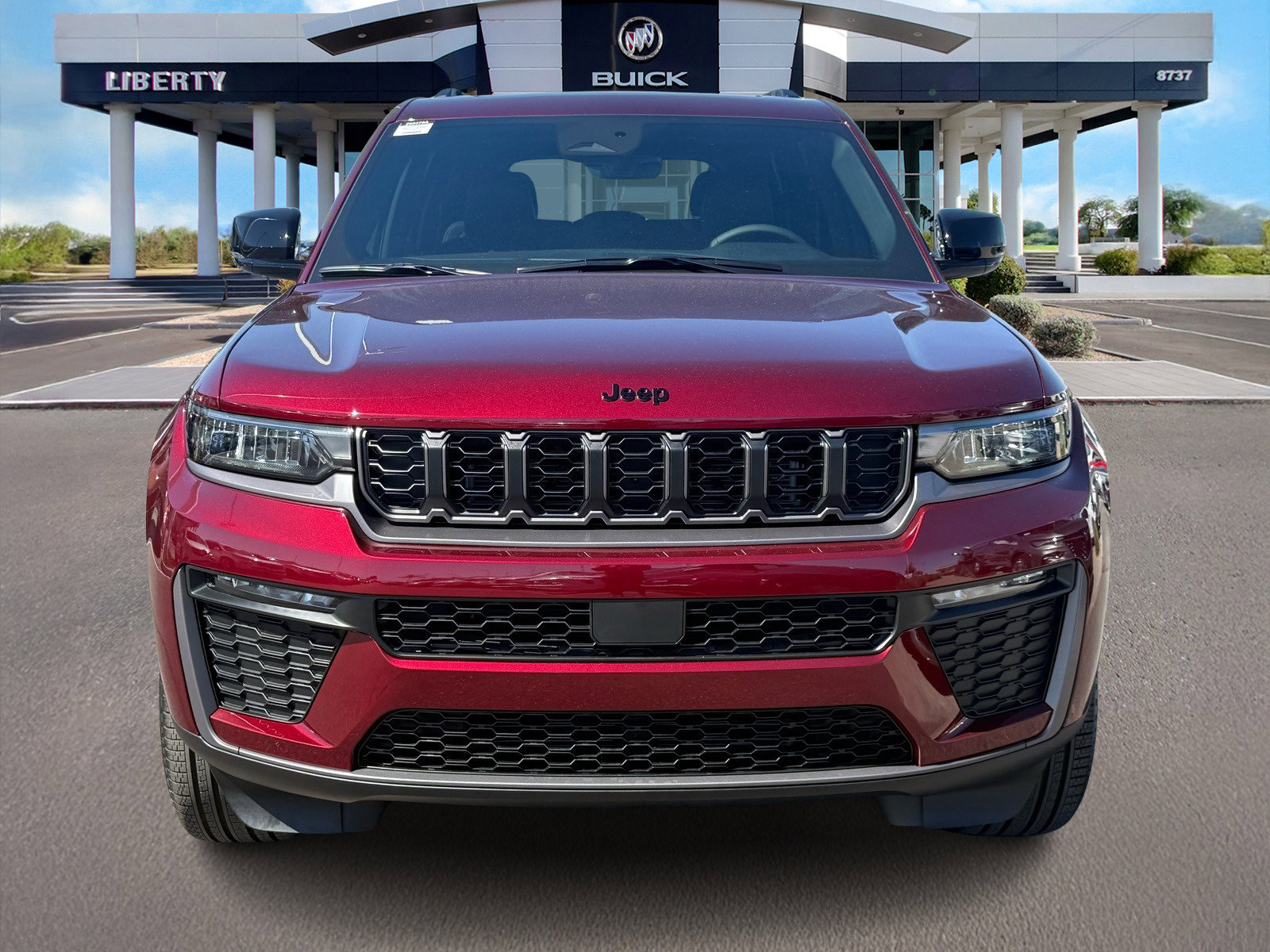 Used 2026 Jeep Grand Cherokee Limited w/ Limited Altitude Package AWD/4WD image 4