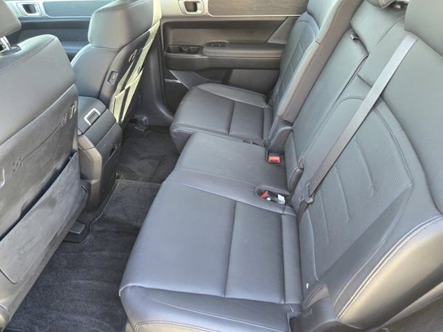 Used 2024 Hyundai Santa Fe Limited image 29