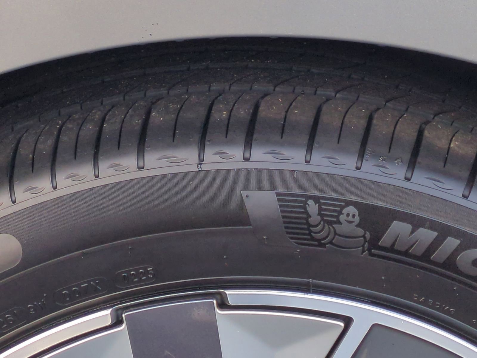 Certified 2023 BMW iX xDrive50 w/ Premium Package image 12