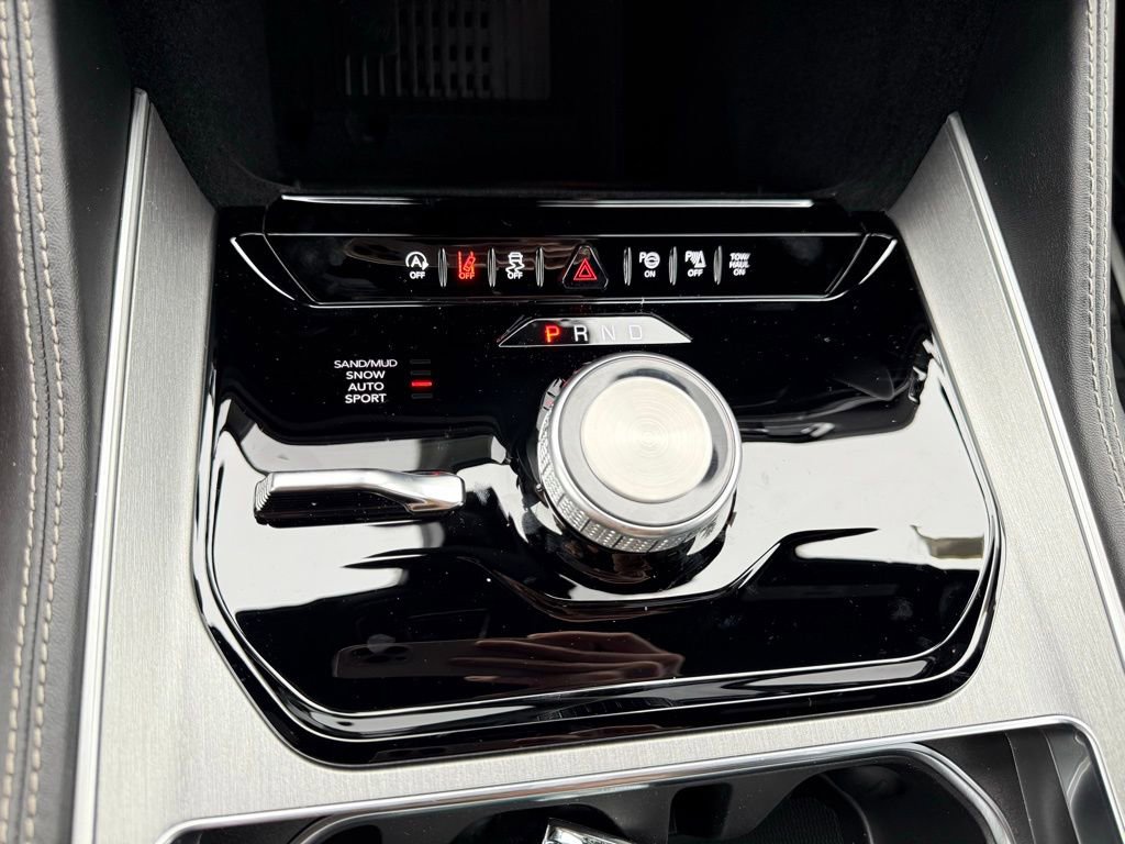 New 2026 Jeep Grand Wagoneer L 4WD image 25