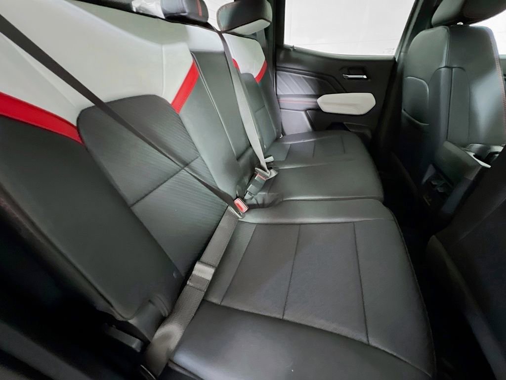 Used 2024 GMC Canyon AT4X image 23