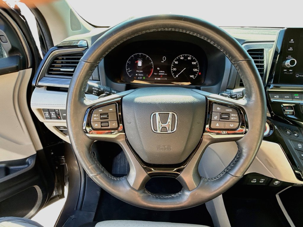 Used 2025 Honda Odyssey Elite image 17