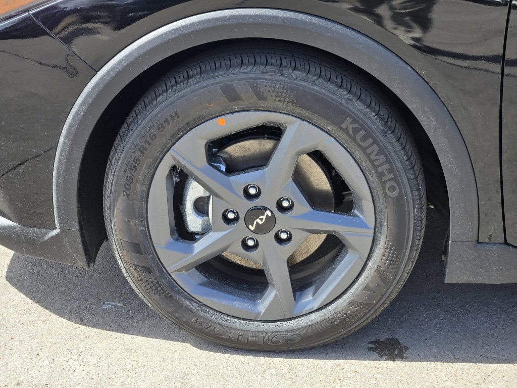 New 2026 Kia K4 LXS image 8