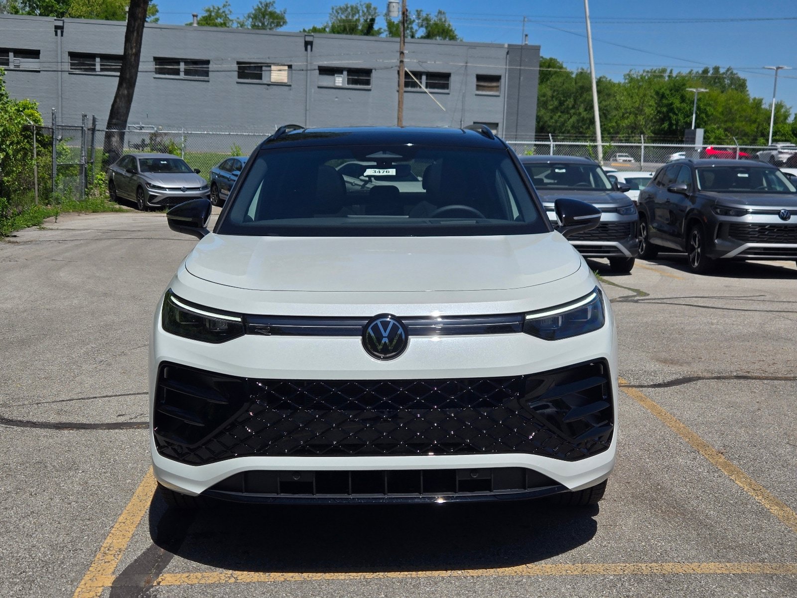 New 2026 Volkswagen Tiguan SE R-Line FWD image 8