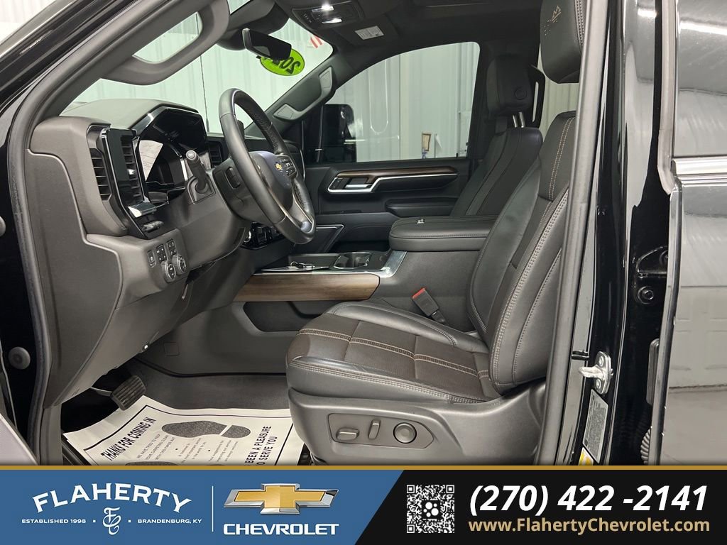 Used 2024 Chevrolet Silverado 2500 High Country w/ Technology Package AWD/4WD image 8
