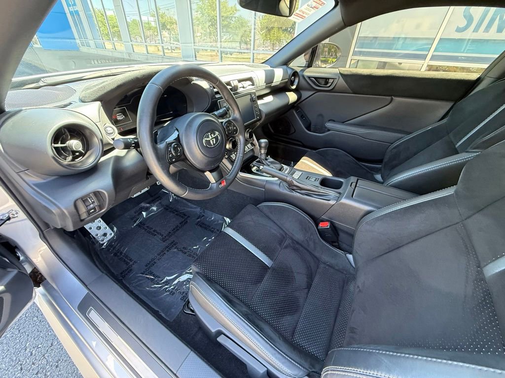 Used 2023 Toyota GR86 Premium w/ ALL Weather Mat Package (TMS) RWD image 7