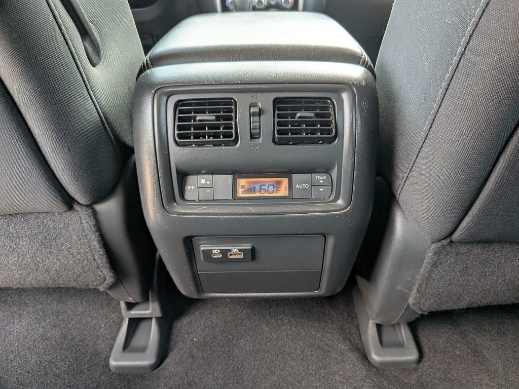 Used 2019 Nissan Pathfinder SV FWD image 37