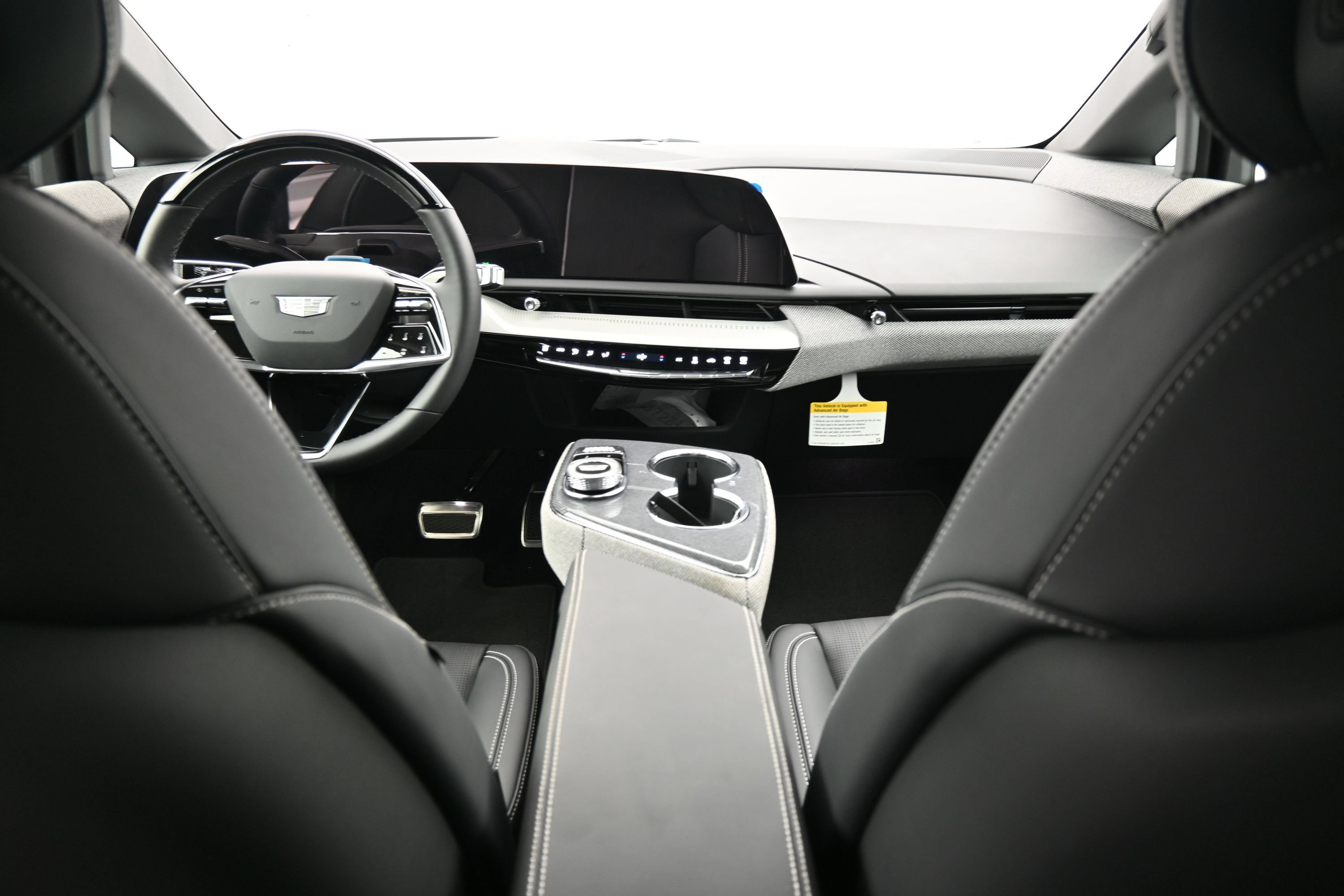 New 2026 Cadillac Optiq Sport 2 w/ LPO, Floor Liner Package AWD/4WD image 9