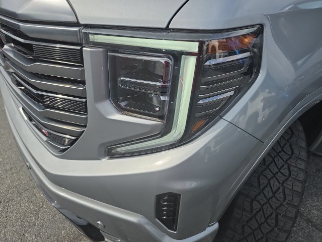 Used 2024 GMC Sierra 1500 AT4 w/ Technology Package AWD/4WD image 33