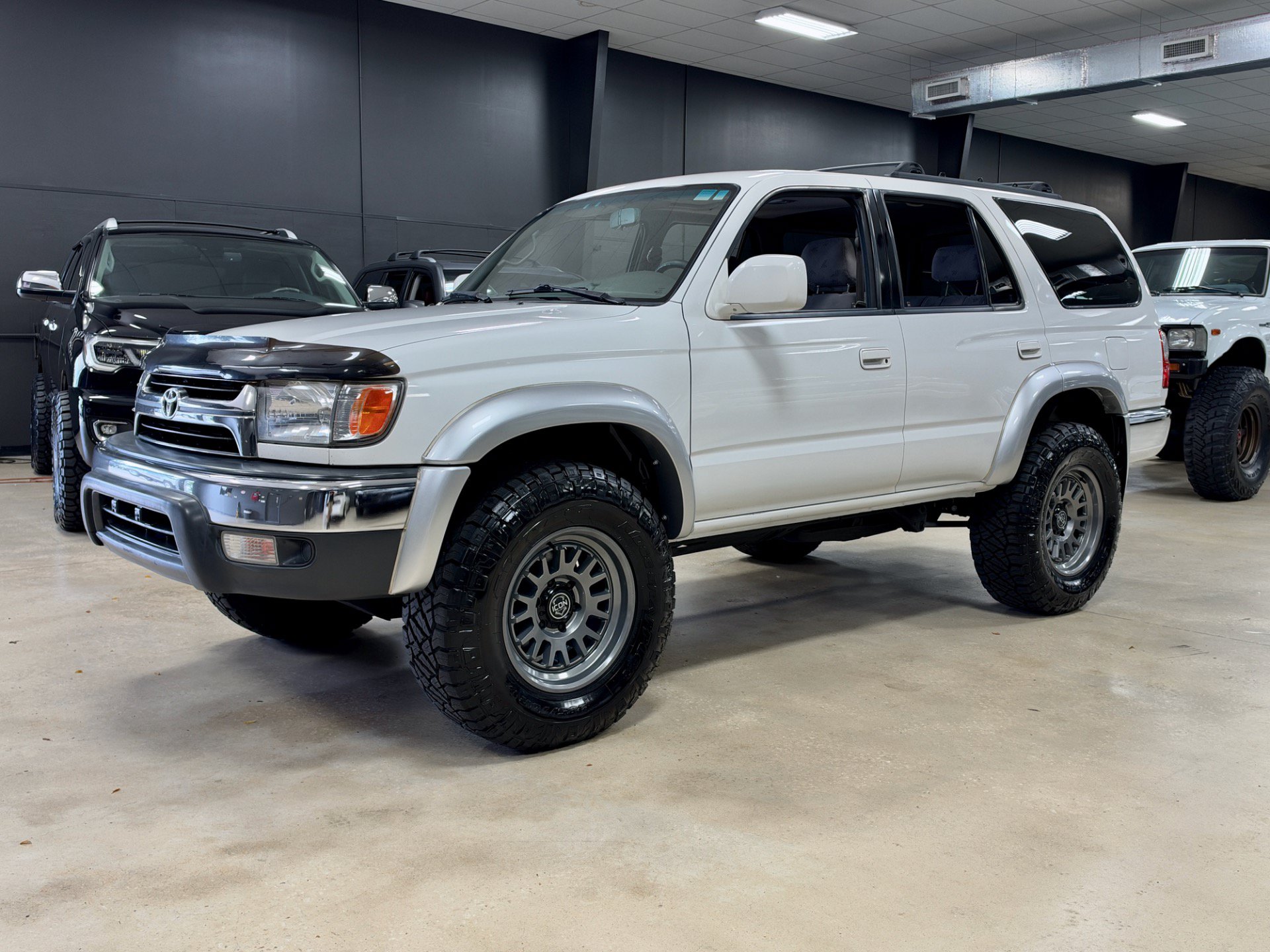 Used 2002 Toyota 4Runner SR5 w/ Upgrade Value Pkg 2 AWD/4WD image 13