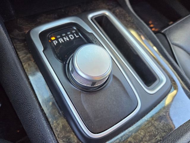 Used 2018 Chrysler 300 Limited image 23