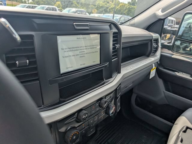 New 2026 Ford F550 4x4 Regular Cab Super Duty image 16