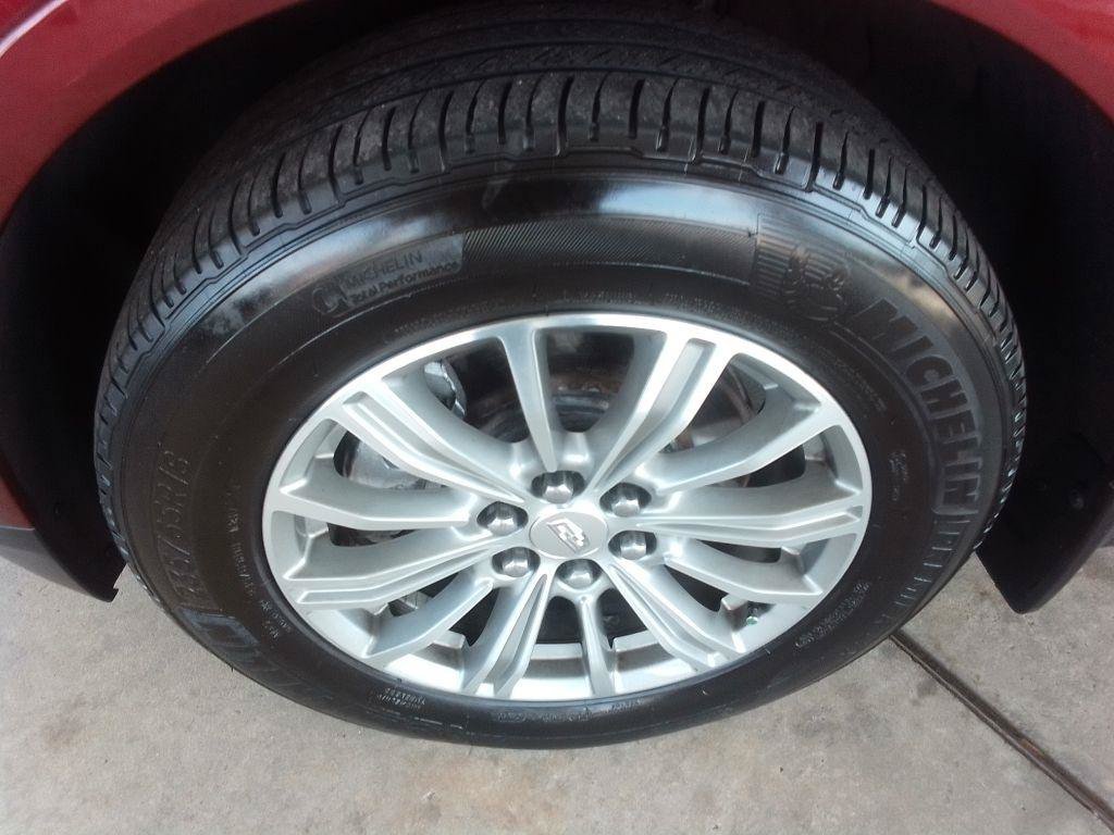 Used 2017 Cadillac XT5 Luxury w/ Driver Awareness Package FWD image 24